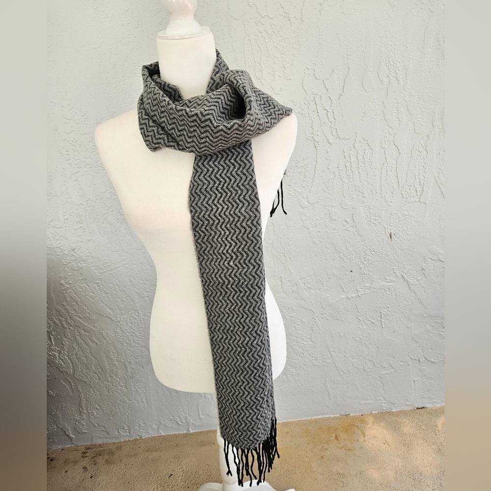 Fabris Venezia Lambswool Cashmere Finish Unisex Scarf Quiet Luxury Herringbone